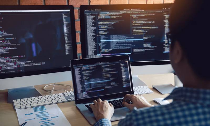 数据科学选型：R与Python如何赋能科尔沁区网站建设？